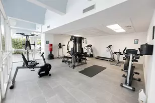 486 NW 165th St Rd, Miami, FL 33169 - Photo 8