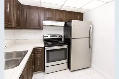 486 NW 165th St Rd #B-301, Miami, FL 33169 - Photo 2