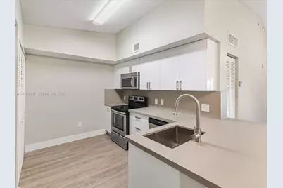 155 NW 96th Ter #2-303, Pembroke Pines, FL 33024 - Photo 6