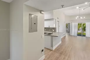 155 NW 96th Terrace, Pembroke Pines, FL 33024 - Photo 4