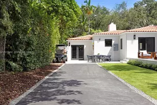 558 NE 94th St, Miami Shores, FL 33138 - Photo 12