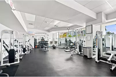 5900 Collins Ave #1006, Miami Beach, FL 33140 - Photo 22
