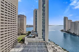 300 S Biscayne Blvd, Miami, FL 33131 - Photo 2