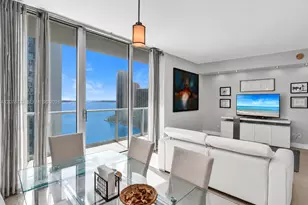 300 S Biscayne Blvd, Miami, FL 33131 - Photo 6