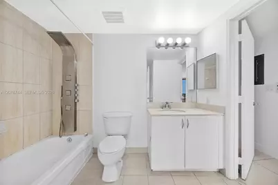 1750 N Bayshore Dr #4011, Miami, FL 33132 - Photo 14