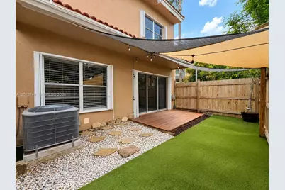 8210 NW 191st Ln #19L, Hialeah, FL 33015 - Photo 20