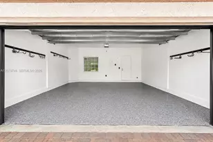 8210 NW 191st Ln, Hialeah, FL 33015 - Photo 18