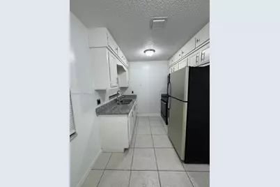 1746 N 3rd Ave N #10, Lake Worth, FL 33460 - Photo 2