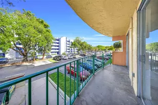 9360 Fontainebleau Blvd, Miami, FL 33172 - Photo 4