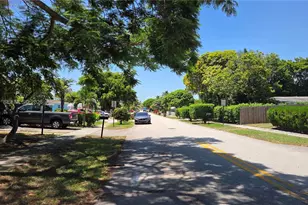 298 NE 46th St, Deerfield Beach, FL 33064 - Photo 6
