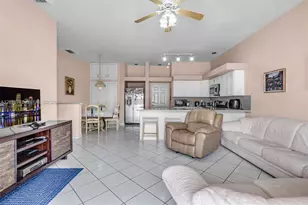 9053 NW 146th Terrace, Miami Lakes, FL 33018 - Photo 14