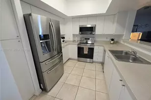 17375 Collins Ave, Sunny Isles Beach, FL 33160 - Photo 4