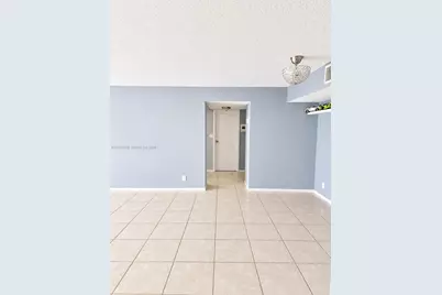 2001 Atlantic Shores Blvd #320, Hallandale Beach, FL 33009 - Photo 2