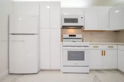 300 S Hollybrook Dr #310, Pembroke Pines, FL 33025 - Photo 10