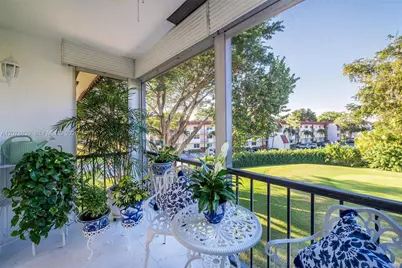300 S Hollybrook Dr #310, Pembroke Pines, FL 33025 - Photo 22