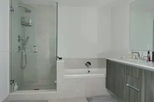 488 NE 18th St, Miami, FL 33132 - Photo 8