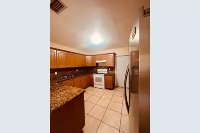 2272 NW 66th St, Miami, FL 33147 - Photo 18