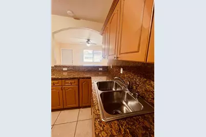 2272 NW 66th St, Miami, FL 33147 - Photo 32