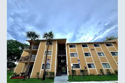 351 Palm Way #104, Pembroke Pines, FL 33025 - Photo 14