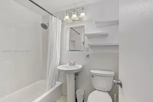 915 8th St, Miami Beach, FL 33139 - Photo 12
