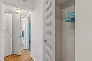 915 8th St, Miami Beach, FL 33139 - Photo 18