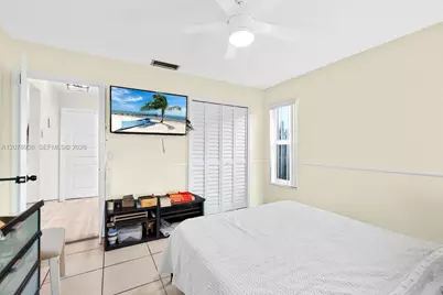 11660 NW 38th Pl, Sunrise, FL 33323 - Photo 18