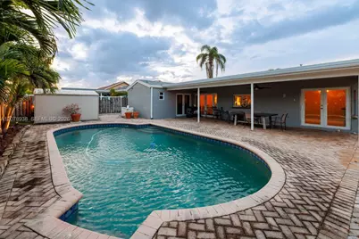 11660 NW 38th Pl, Sunrise, FL 33323 - Photo 22