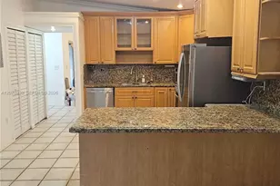 10634 SW 75th Ln, Miami, FL 33173 - Photo 4