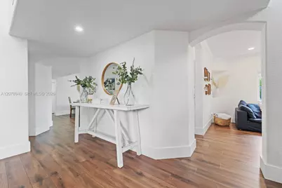 9067 NW 169th St, Miami Lakes, FL 33018 - Photo 8