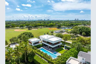 9860 NE 5th Ave Rd, Miami Shores, FL 33138 - Photo 2