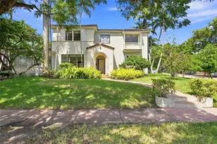 5680 Pine Tree Dr, Miami Beach, FL 33140 - Photo 2