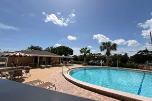 425 Southampton B, West Palm Beach, FL 33417 - Photo 10