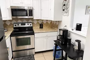 425 Southampton B, West Palm Beach, FL 33417 - Photo 18