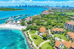 15723 Fisher Island Dr, Miami Beach, FL 33109 - Photo 30