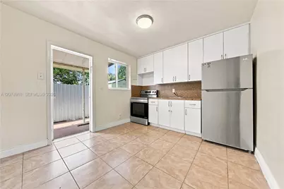 506 N 56th Ave, Hollywood, FL 33021 - Photo 12