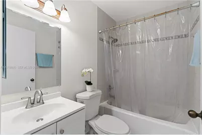 6633 NW 176th Ter, Hialeah, FL 33015 - Photo 22