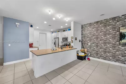 83 Palm Ln, Royal Palm Beach, FL 33411 - Photo 12