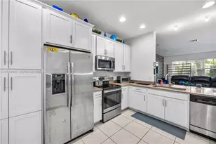 83 Palm Ln, Royal Palm Beach, FL 33411 - Photo 6