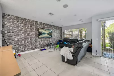 83 Palm Ln, Royal Palm Beach, FL 33411 - Photo 14