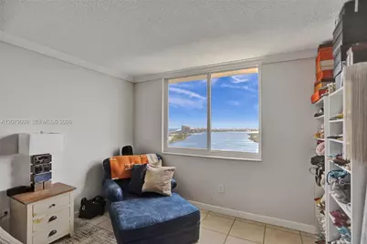300 Bayview Dr #PH10, Sunny Isles Beach, FL 33160 - Photo 18
