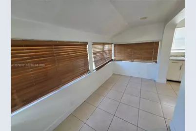 708 NE 4th St #2, Hallandale Beach, FL 33009 - Photo 2