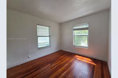 708 NE 4th St #2, Hallandale Beach, FL 33009 - Photo 10