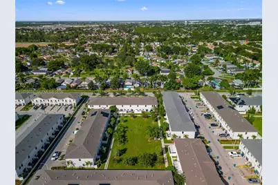 757 SW 11th St, Florida City, FL 33034 - Photo 34