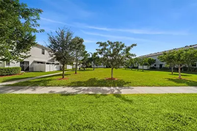 757 SW 11th St, Florida City, FL 33034 - Photo 30