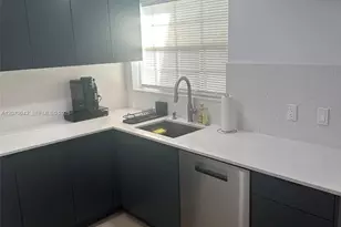 2024 NE 26th St, Wilton Manors, FL 33305 - Photo 6