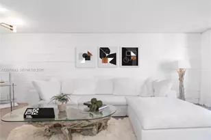 2655 Collins Ave, Miami Beach, FL 33140 - Photo 4