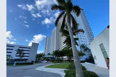 14951 NE Royal Oaks Ln #1403, North Miami, FL 33181 - Photo 40