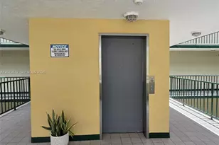 8320 NW 8th St, Miami, FL 33126 - Photo 8