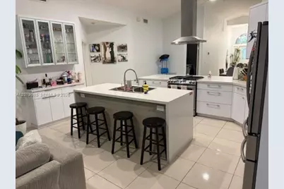 9771 NW 32nd St, Doral, FL 33172 - Photo 14