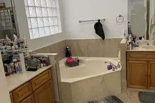 9771 NW 32nd St, Doral, FL 33172 - Photo 32